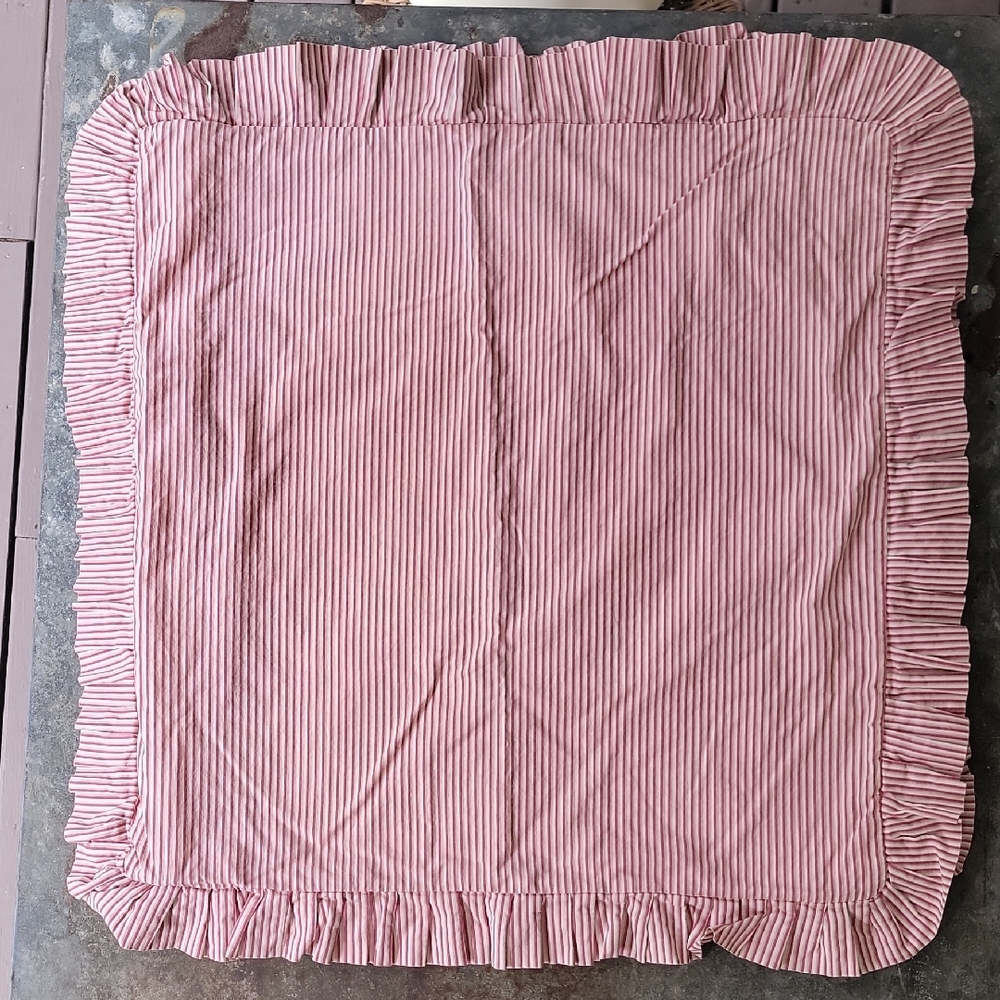 💗 1 Pair - European Striped Ruffle Pillow Shams 29 x 29